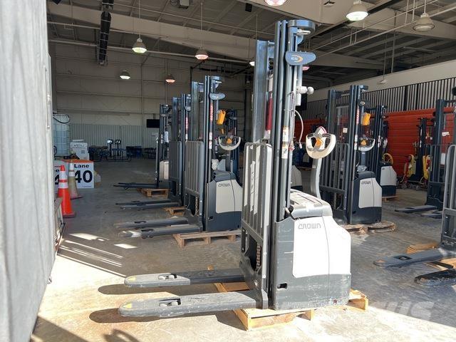 Crown ES 4000 Самоходные электроштабелёры