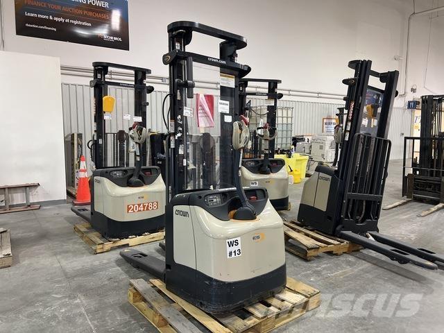 Crown ES 4000 Самоходные электроштабелёры