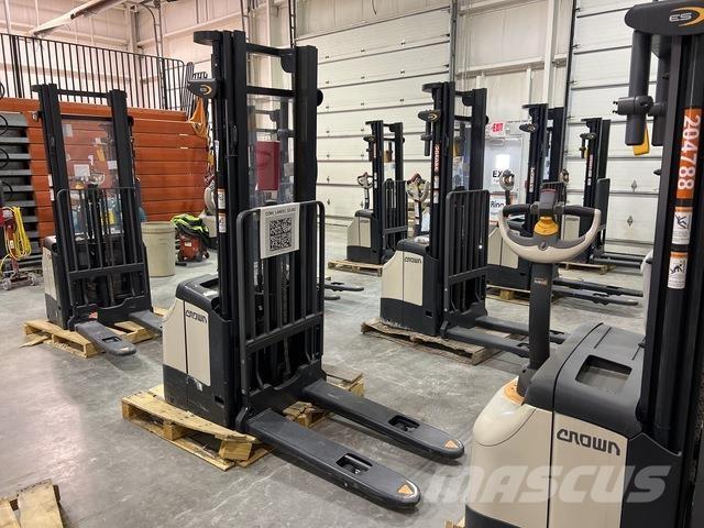 Crown ES 4000 Самоходные электроштабелёры