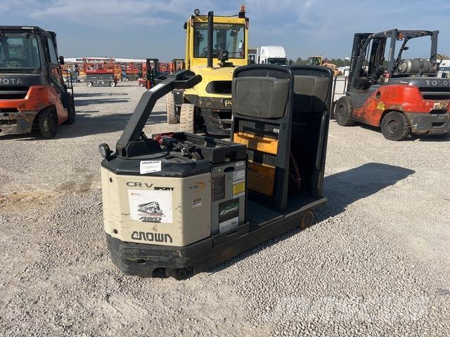 Crown TR4500 Складские электротягачи