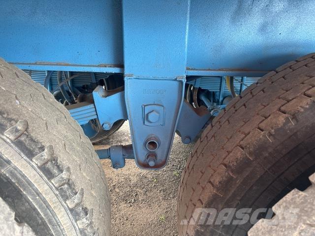  Debora Downs Самосвальные прицепы