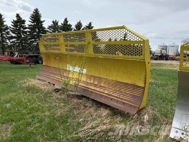 Degelman 6900 Колесные бульдозеры