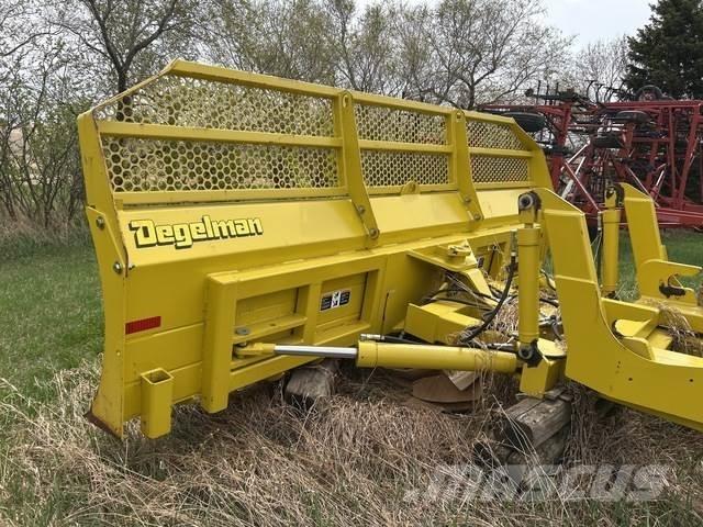 Degelman 6900 Колесные бульдозеры