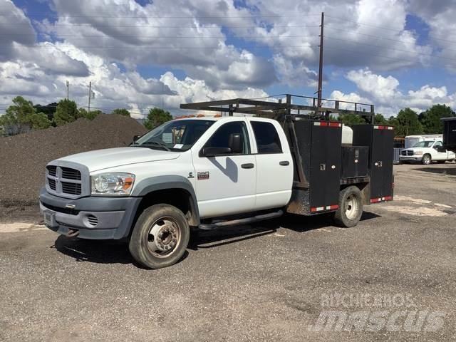Dodge 5500 Бортовые фургоны