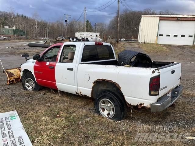 Dodge Ram 1500 Снежные отвалы и плуги