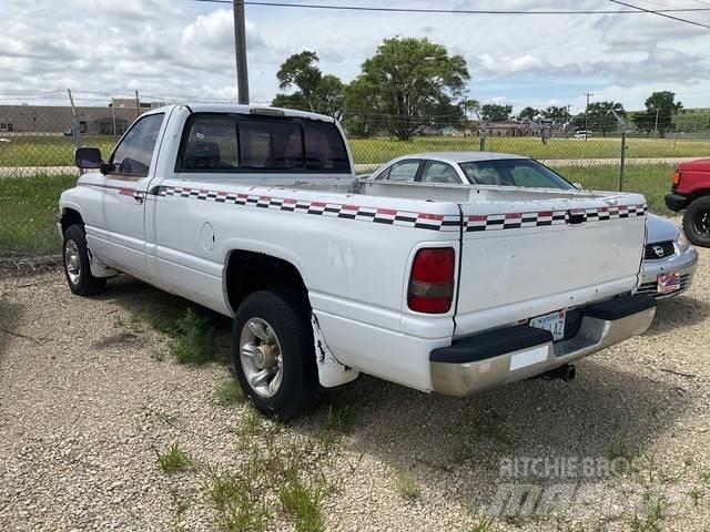 Dodge Ram 2500 Прочие фургоны