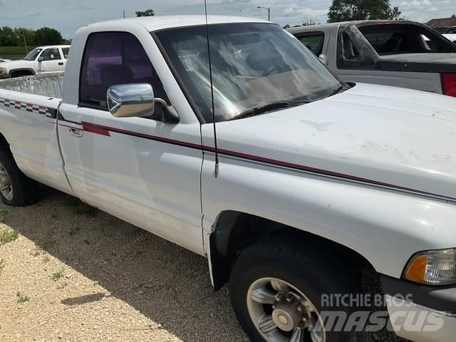 Dodge Ram 2500 Прочие фургоны