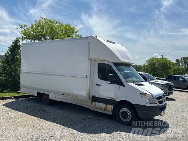 Dodge Sprinter Цельнометаллический фургоны