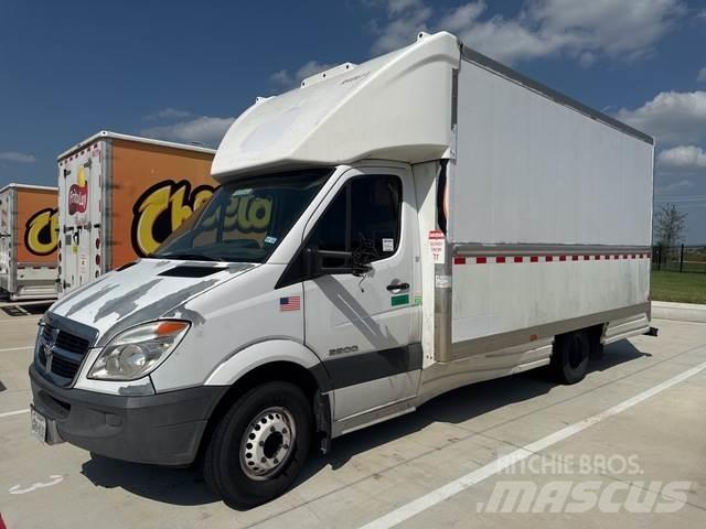 Dodge Sprinter Цельнометаллический фургоны