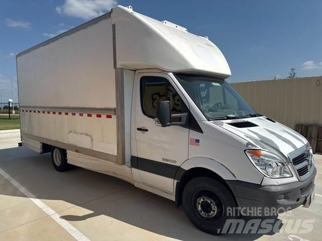Dodge Sprinter Цельнометаллический фургоны