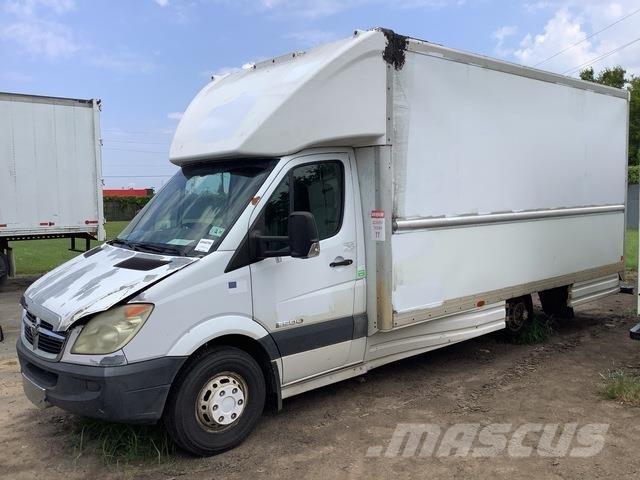 Dodge Sprinter Цельнометаллический фургоны