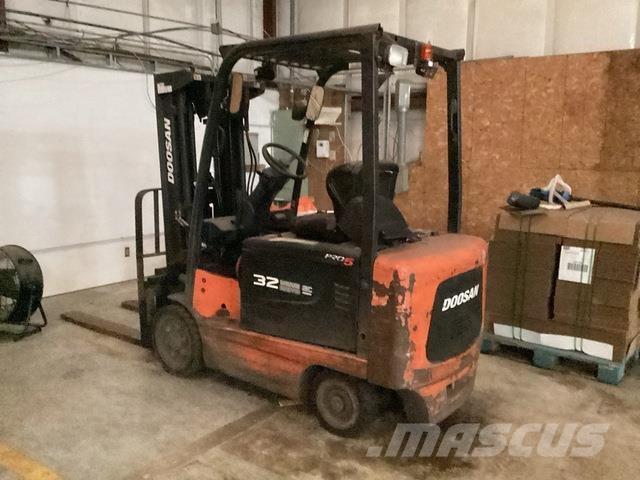 Doosan BC32S-5 Электропогрузчики