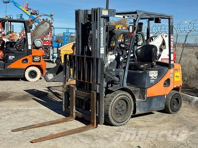 Doosan D30S-5 Другие складские механизмы