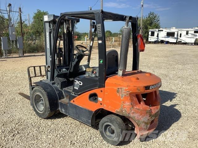 Doosan D30S-7 Другие складские механизмы