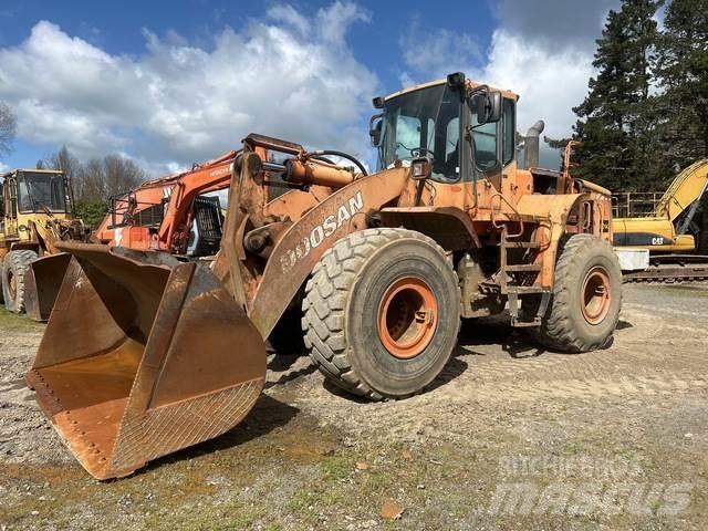 Doosan DL400 Фронтальные погрузчики