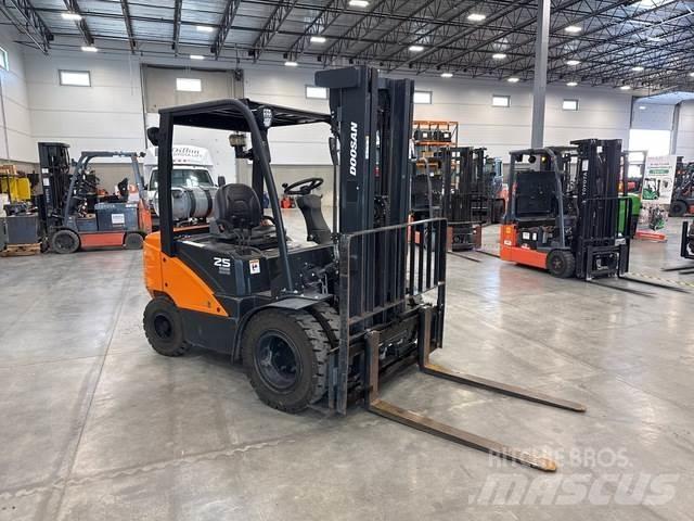 Doosan G25N-7 Строительная техника - Другие