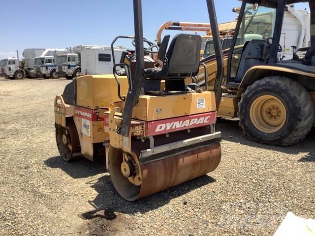 Dynapac CC122 Катки тротуарные