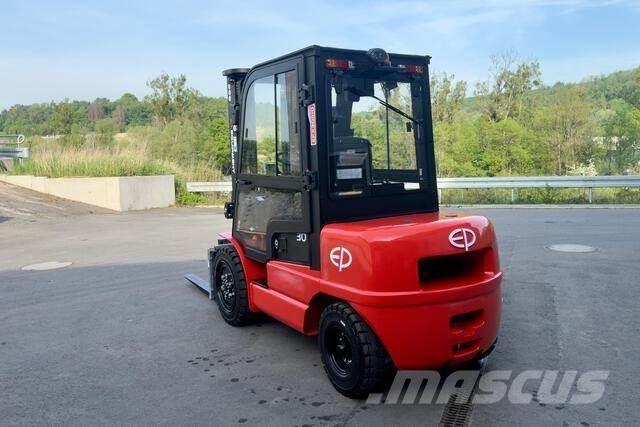 EP EFX-301 Электропогрузчики