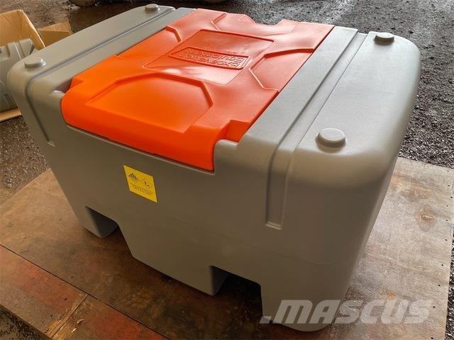  EXEQ DD400 Баки для топлива и присадок
