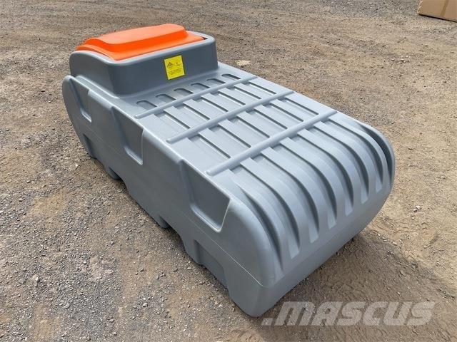  EXEQ DD500 Баки для топлива и присадок