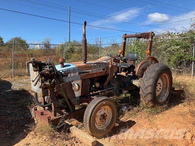 Ford 2810 Коммунальные тракторы