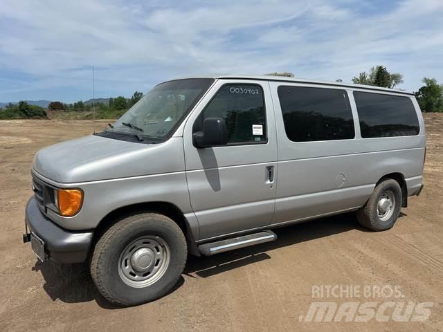 Ford E-150 Легковые автомобили