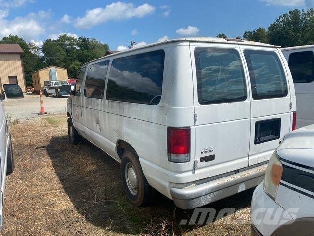 Ford E-150 Легковые автомобили