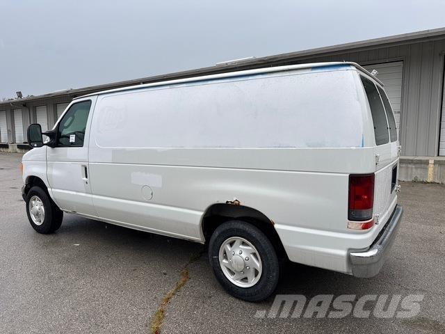 Ford E-150 Изотермический фургон