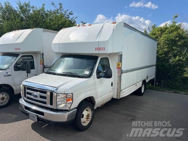 Ford E-350 Цельнометаллический фургоны