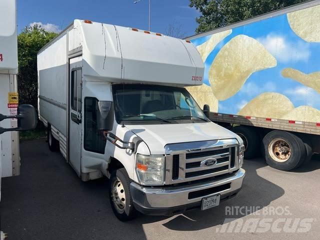 Ford E-350 Цельнометаллический фургоны