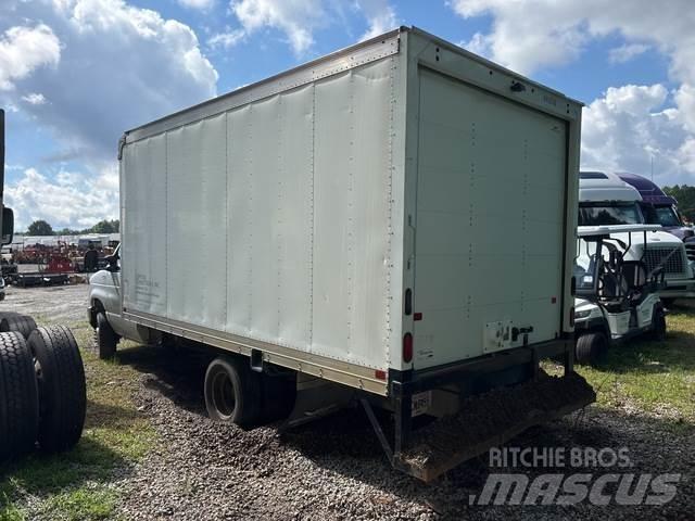 Ford E-350 Грузовики-Фургоны