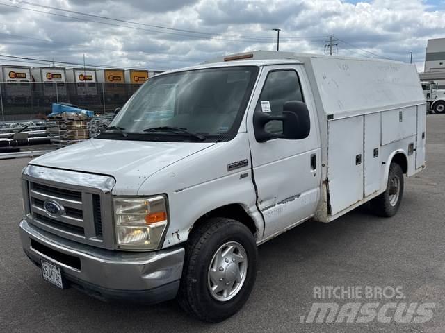 Ford E-350 Бортовые фургоны