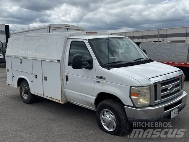 Ford E-350 Бортовые фургоны