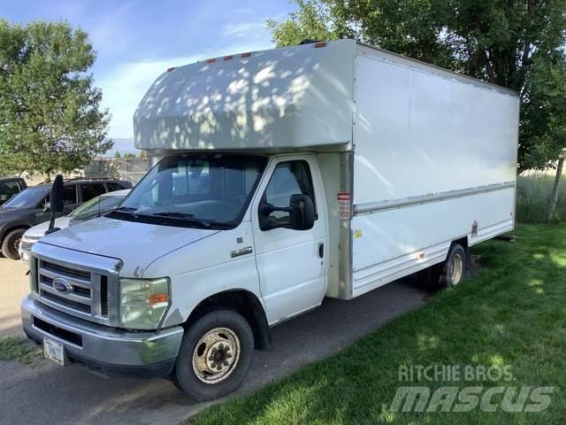 Ford E-350 Цельнометаллический фургоны