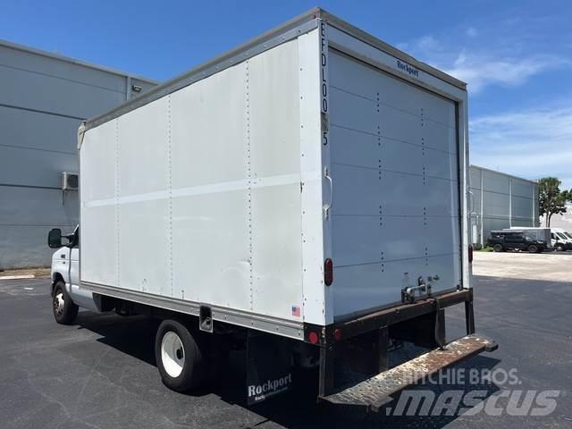 Ford E-350 Грузовики-Фургоны