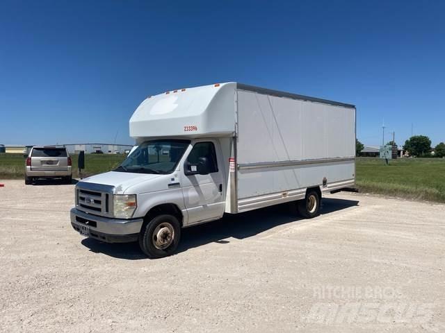 Ford E-350 Цельнометаллический фургоны