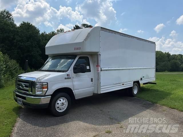 Ford E-350 Цельнометаллический фургоны