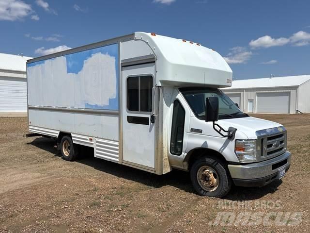 Ford E-350 Грузовики-Фургоны
