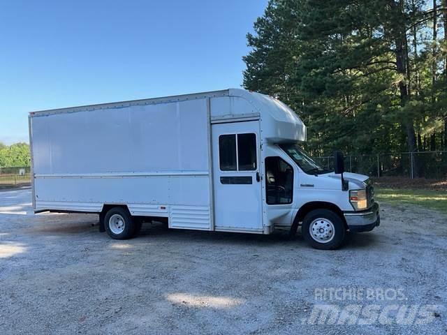 Ford E-350 Цельнометаллический фургоны