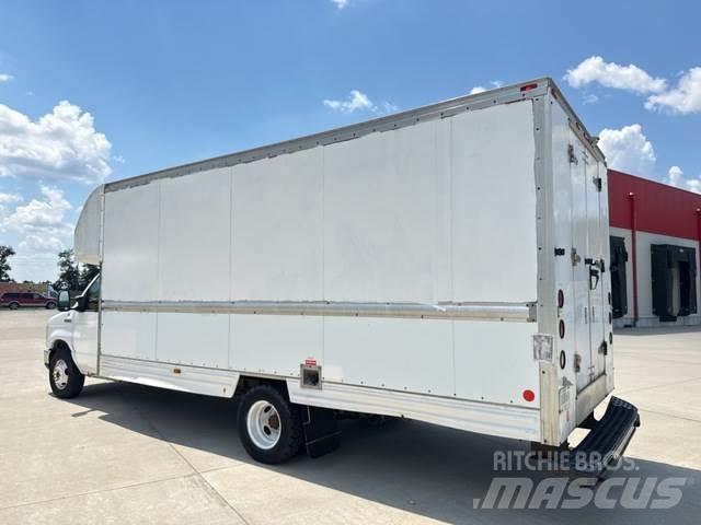 Ford E-350 Грузовики-Фургоны