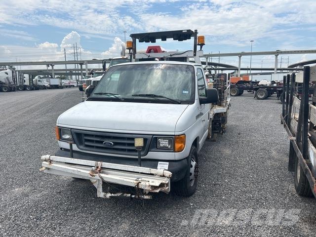 Ford E-350 Комбинированные дорожные машины
