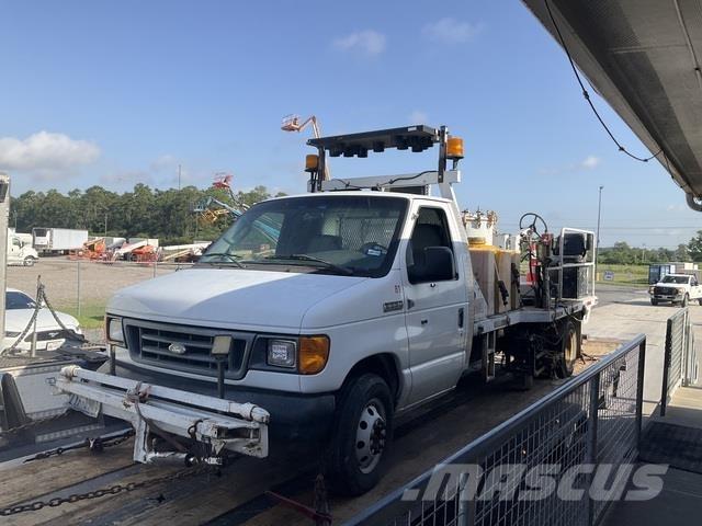 Ford E-350 Комбинированные дорожные машины