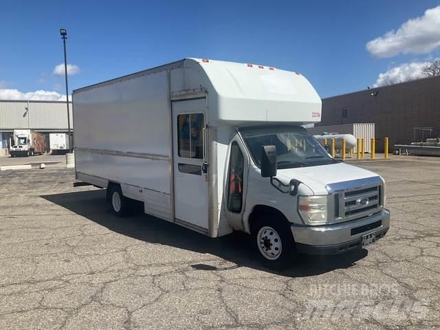 Ford E-350 Грузовики-Фургоны