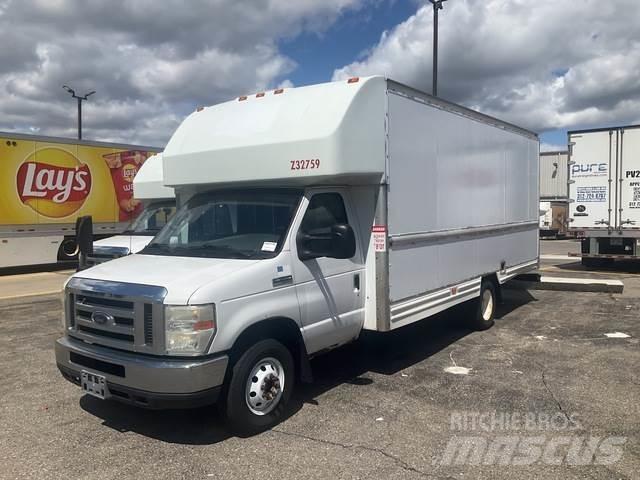 Ford E-350 Грузовики-Фургоны