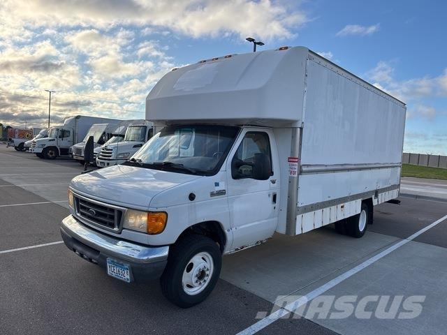 Ford E-350 Грузовики-Фургоны