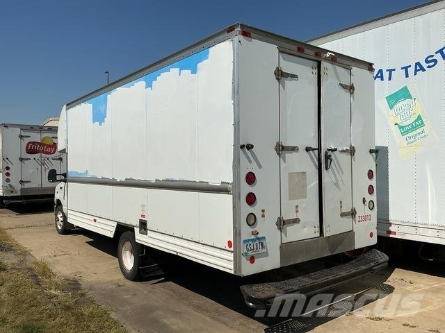 Ford E-350 Грузовики-Фургоны