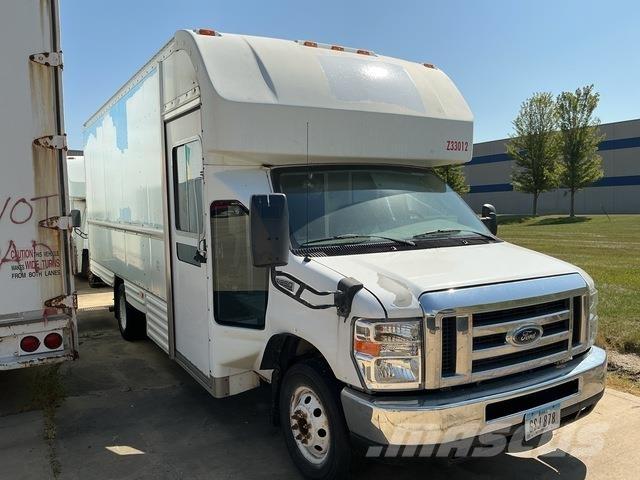 Ford E-350 Грузовики-Фургоны