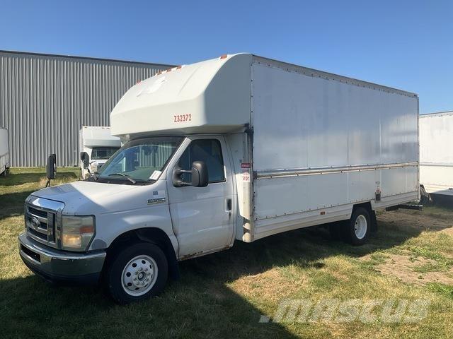Ford E-350 Грузовики-Фургоны