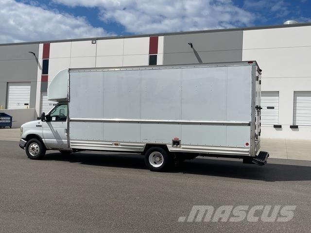 Ford E-350 Грузовики-Фургоны