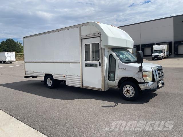 Ford E-350 Грузовики-Фургоны
